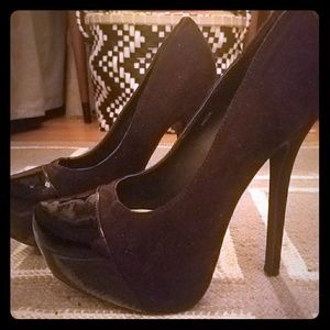 Stiletto heels 8 black patent leather, faux suede